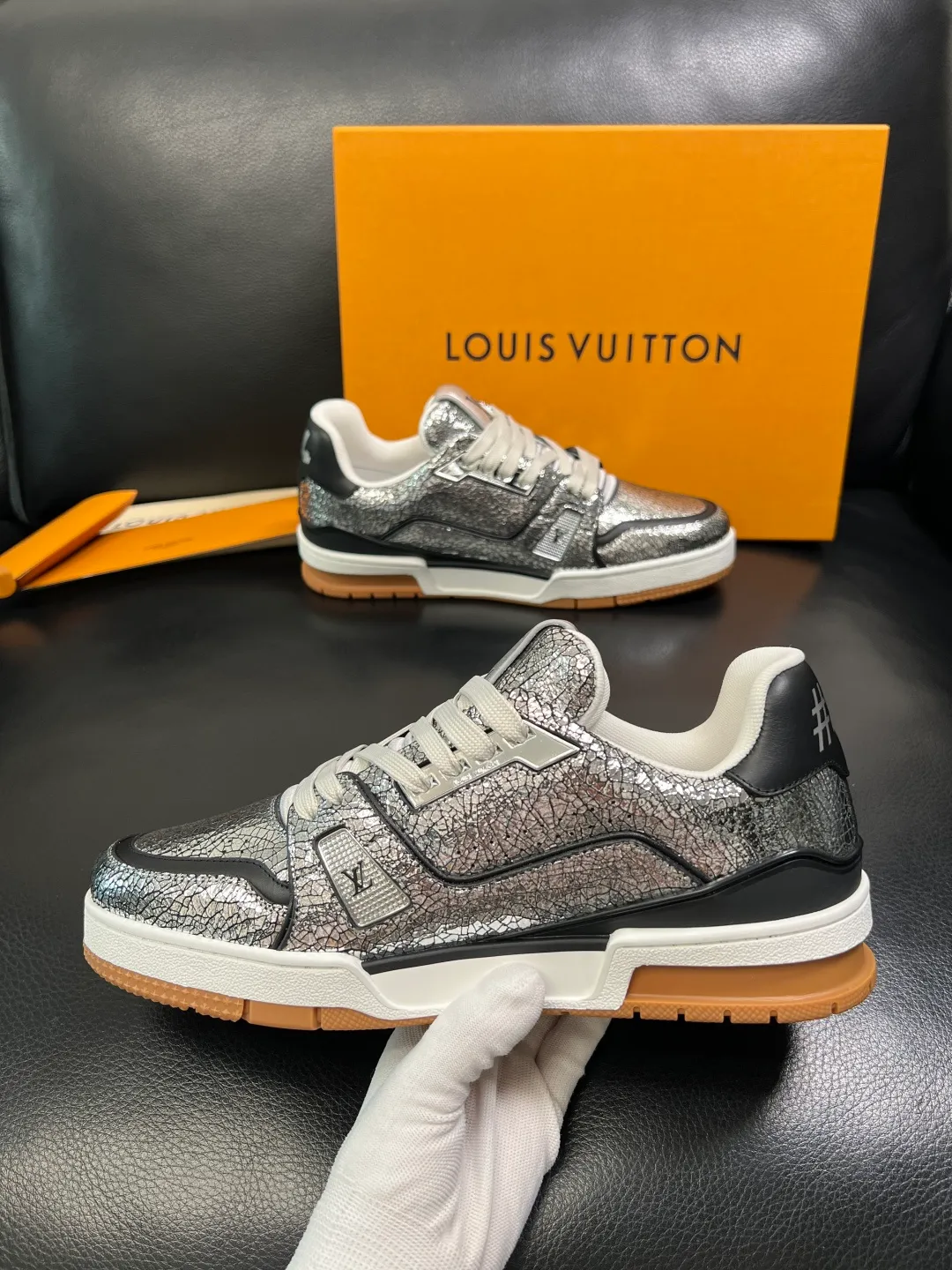 Men's shoes 💰820 Lv high quality top handicrafts Louis Vuitton, counters are equipped with the original factory, the uppers are imported from Italy, high-quality splicing colorful complex crafts, imported cowhide lining is soft and comfortable, soles: original soles specially provided by the original factory, T men's shoes 💰U exclusive movable molded soles are super comfortable, original factory single goods, code number 38-45 (customized 46)